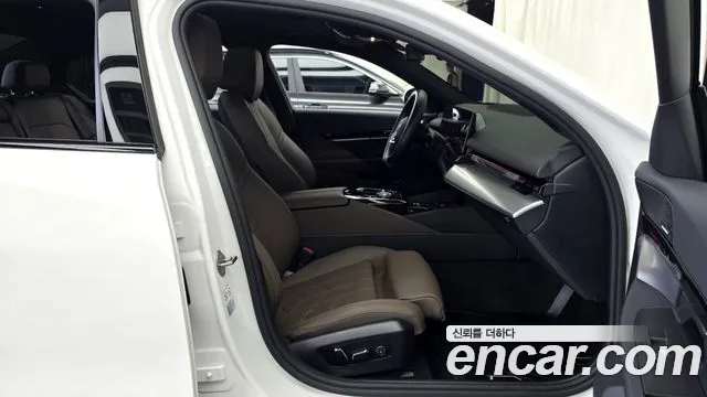 BMW 5 серии 2024 thumb 4