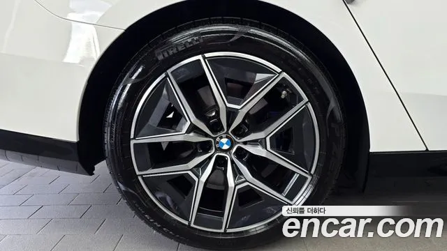BMW 5 серии 2024 thumb 12