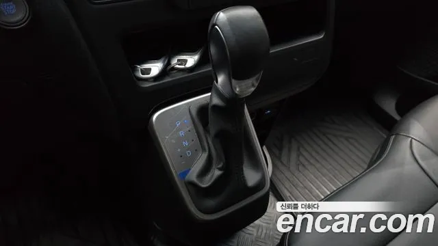 Hyundai Staria 2021 thumb 5