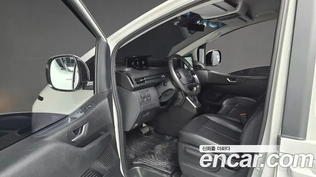 Hyundai Staria 2021 thumb 4