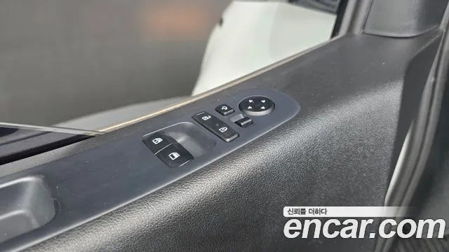 Hyundai Staria 2021 thumb 9