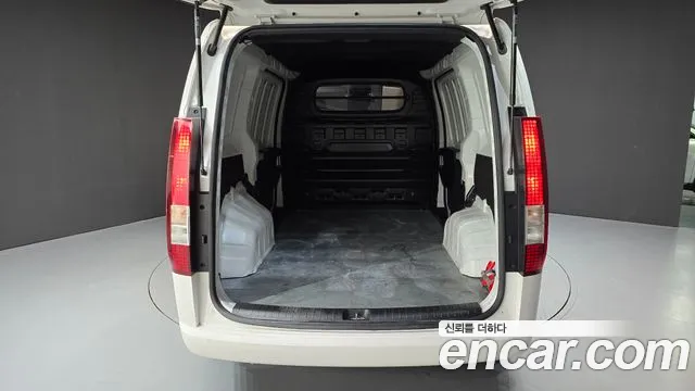 Hyundai Staria 2021 thumb 6