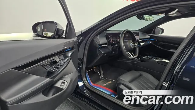 BMW 5 серии 2023 thumb 3