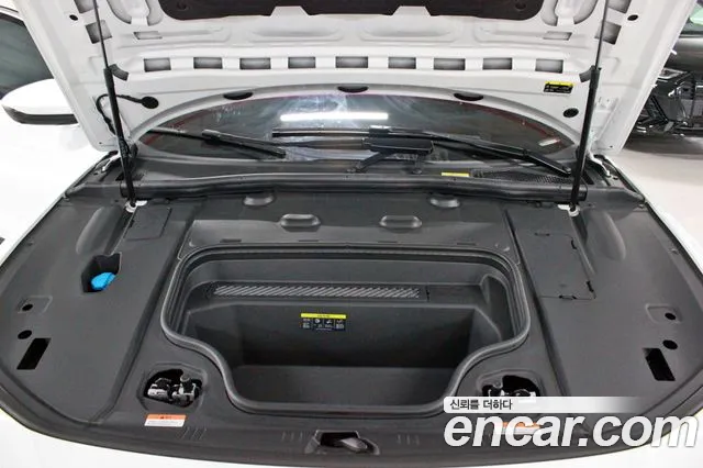 Audi A6 e-tron 2025 thumb 6