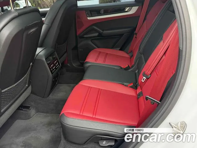 Porsche Cayenne 2024 thumb 5
