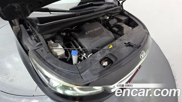 Kia Carnival 2015 thumb 8