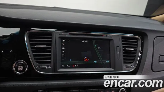 Kia Carnival 2015 thumb 6