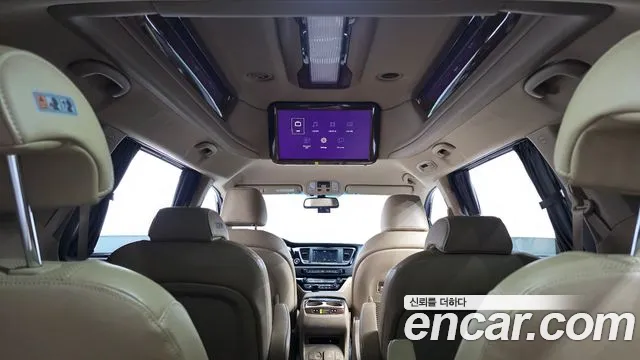 Kia Carnival 2015 thumb 7