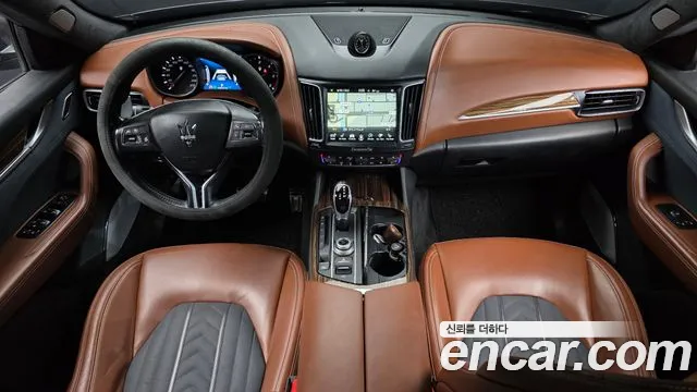 Maserati Levante 2018 thumb 8