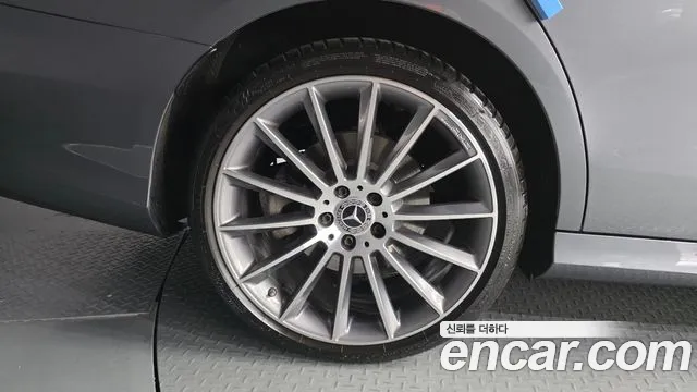 Mercedes-Benz E-Класс 2022 thumb 5