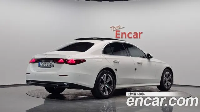 Mercedes-Benz E-Класс 2024 thumb 9