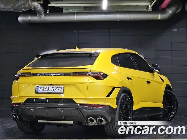 Lamborghini Urus 2024 thumb 4