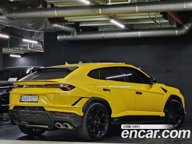 Lamborghini Urus 2024 thumb 5