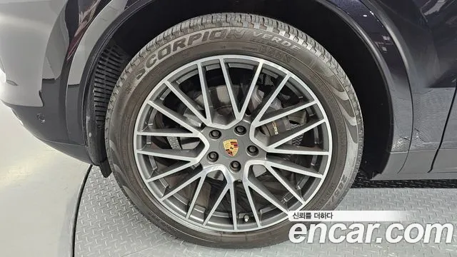 Porsche Cayenne 2021 thumb 5