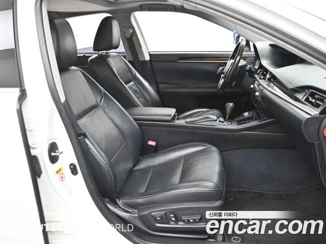 Lexus ES 2012 thumb 12