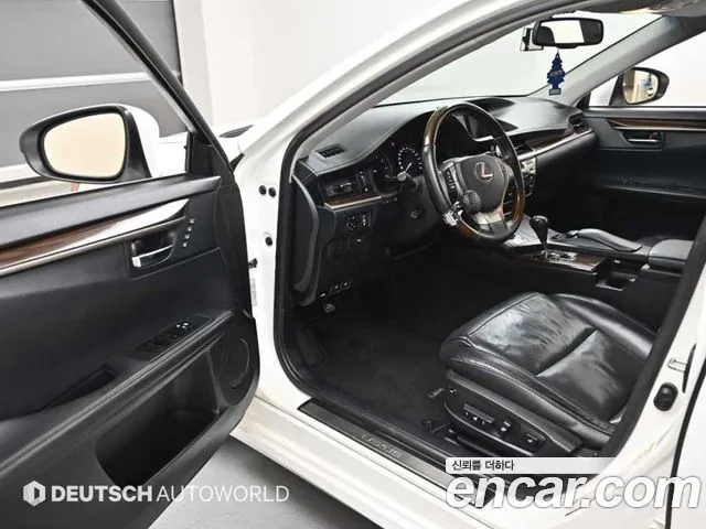 Lexus ES 2012 thumb 6