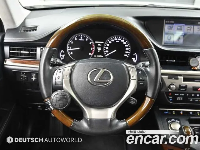 Lexus ES 2012 thumb 11