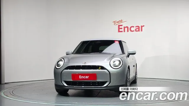 Mini Hatch 2024 thumb 3