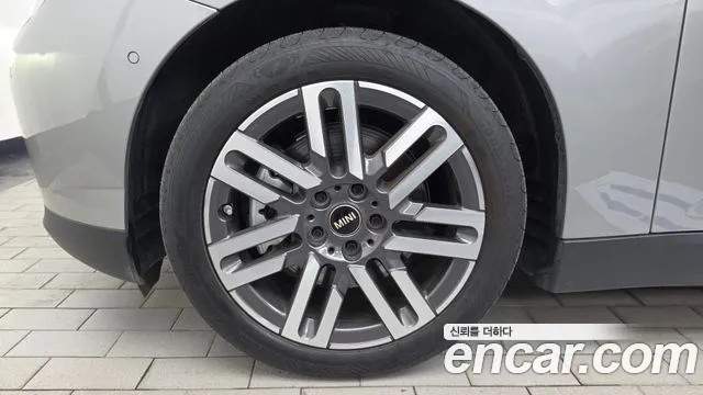Mini Hatch 2024 thumb 5