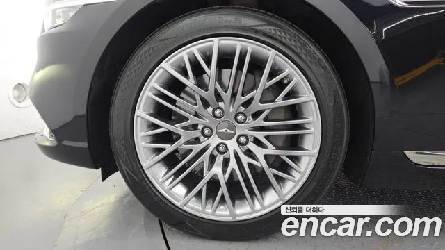 Genesis G90 2019 thumb 11