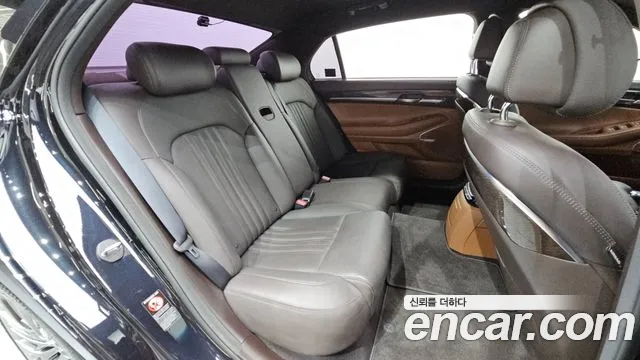 Genesis G90 2019 thumb 12