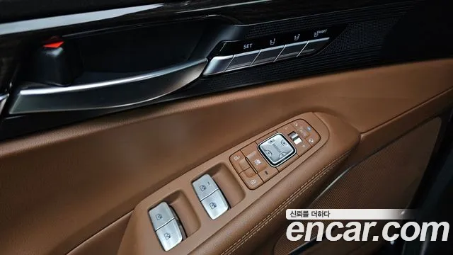 Genesis G90 2019 thumb 8
