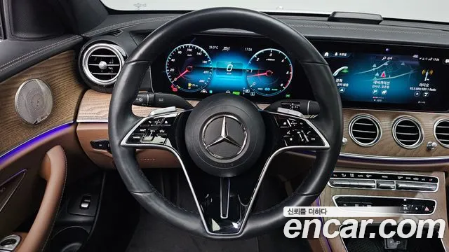 Mercedes-Benz E-Class 2023 thumb 7