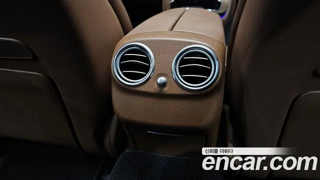 Mercedes-Benz E-Class 2023 thumb 5