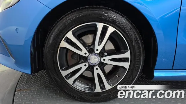 Mercedes-Benz A-Класс 2017 thumb 5