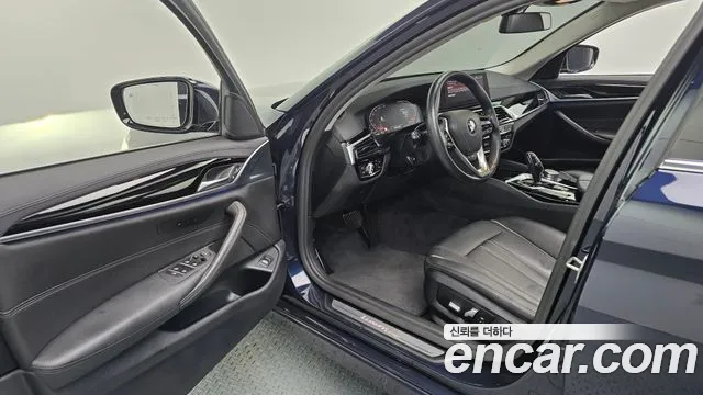 BMW 5 серии 2020 thumb 10