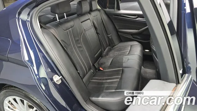 BMW 5 серии 2020 thumb 11