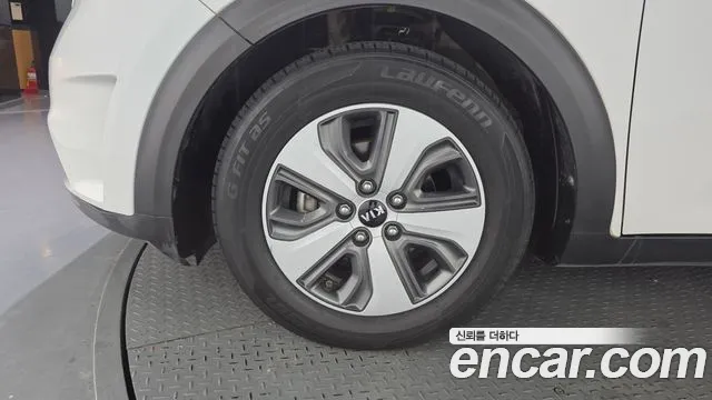 Kia Niro 2017 thumb 5