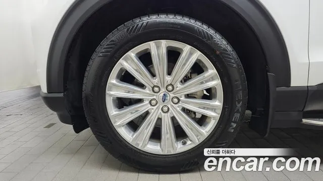 Ford Explorer 2021 thumb 5