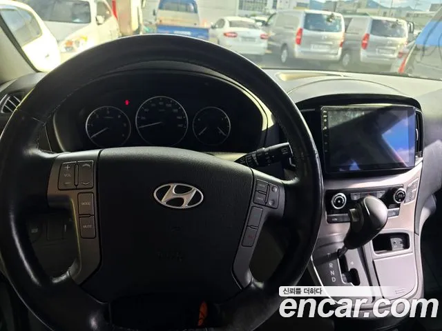Hyundai Starex 2016 thumb 2