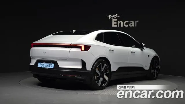 Polestar 4 2025 thumb 2