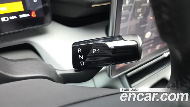 Polestar 4 2025 thumb 9