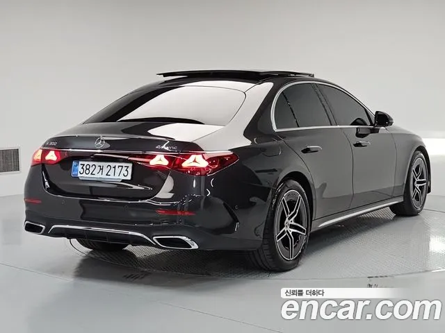 Mercedes-Benz E-Класс 2025 thumb 3