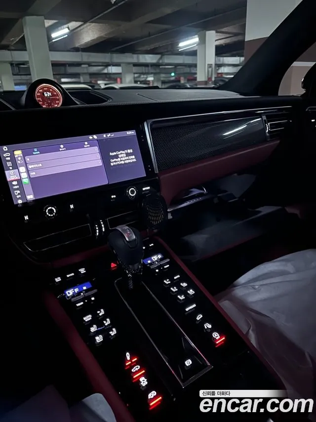 Porsche Macan 2023 thumb 4