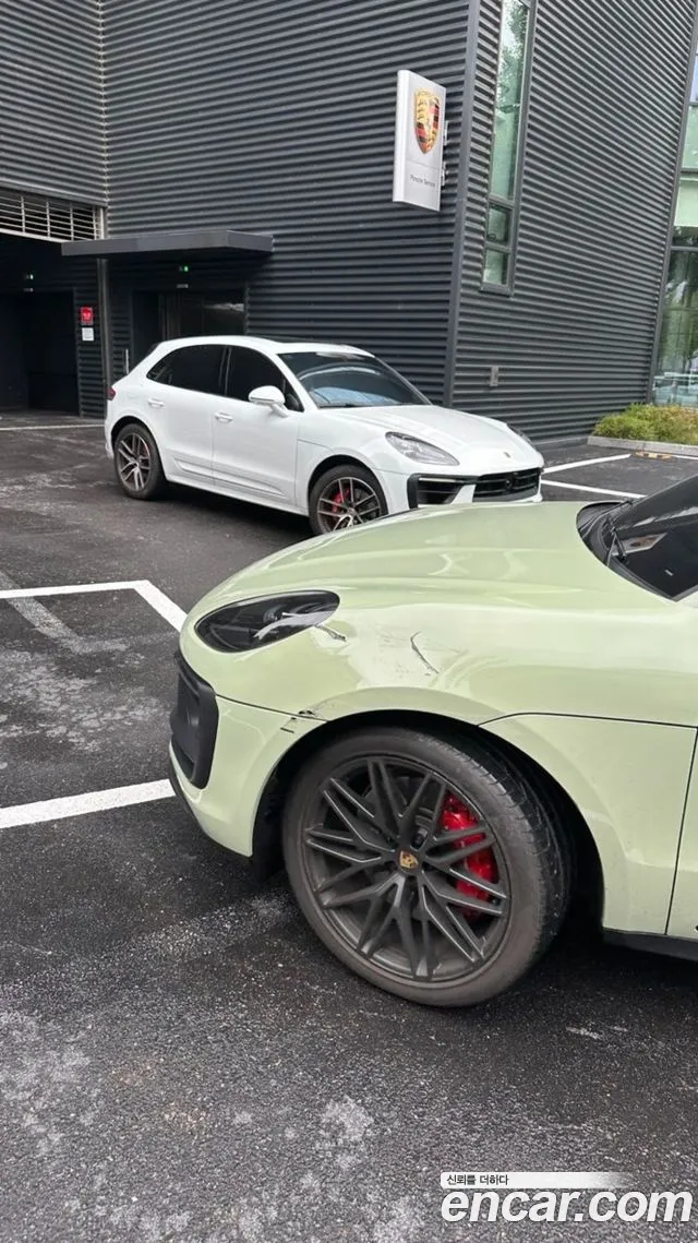 Porsche Macan 2023 thumb 3