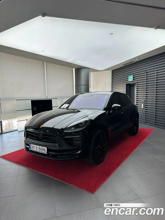 Porsche Macan 2023 thumb 11