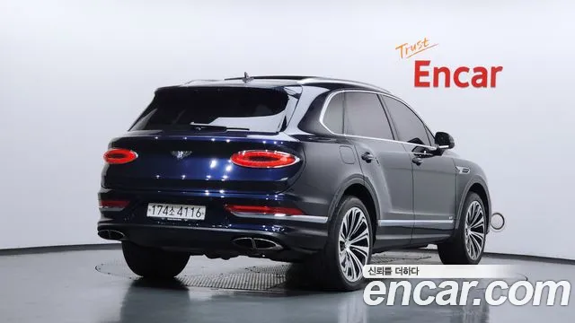 Bentley Bentayga 2022 thumb 2