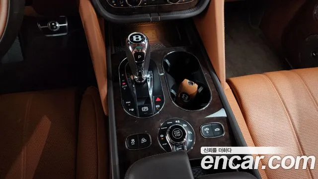 Bentley Bentayga 2022 thumb 9