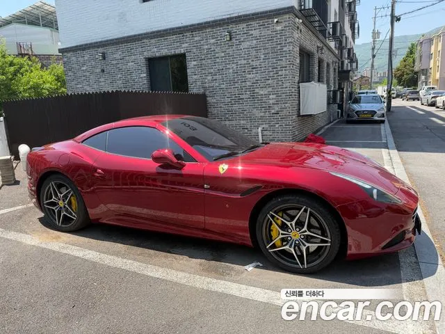 Ferrari California 2015 thumb 5