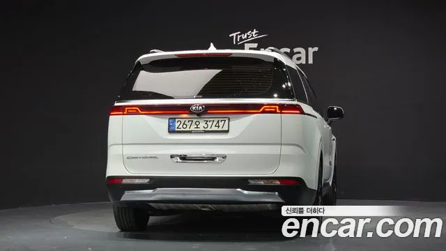Kia Carnival 2021 thumb 4