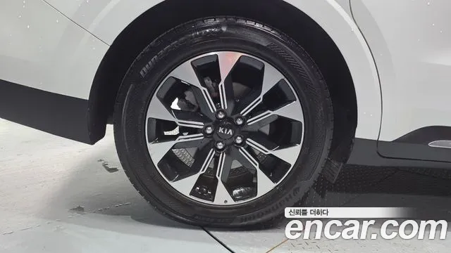 Kia Carnival 2021 thumb 5