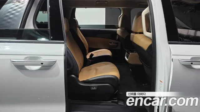 Kia Carnival 2021 thumb 11