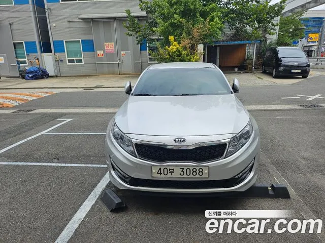 Kia K5 2010 thumb 8