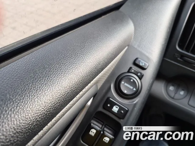 Hyundai Staria 2019 thumb 12