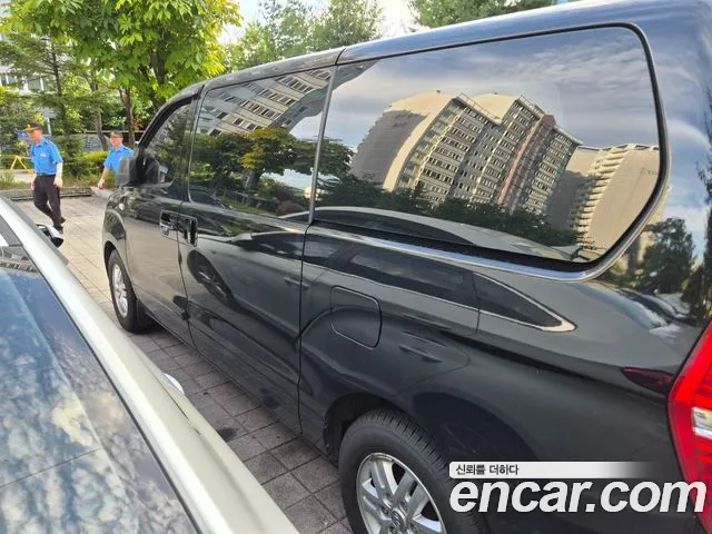 Hyundai Staria 2019 thumb 8
