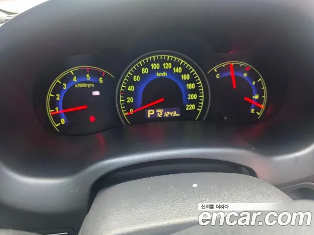 Kia Carnival 2010 thumb 7
